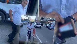 Kimliğini g&ouml;sterip s&uuml;r&uuml;c&uuml;y&uuml; yumrukladı: "Ne yazıyor burada?"