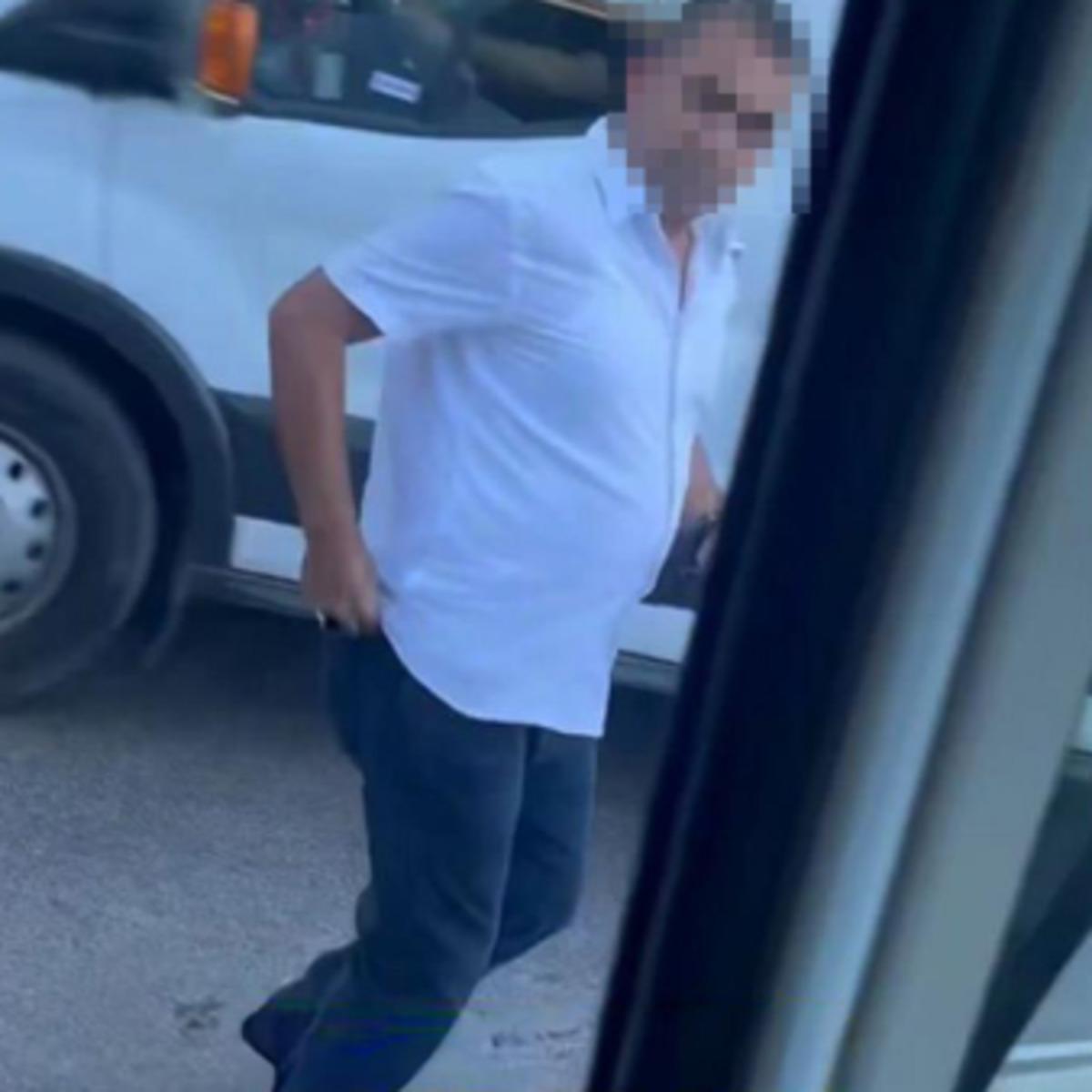 Kimliğini gösterip sürücüyü yumrukladı: "Ne yazıyor burada?" 1