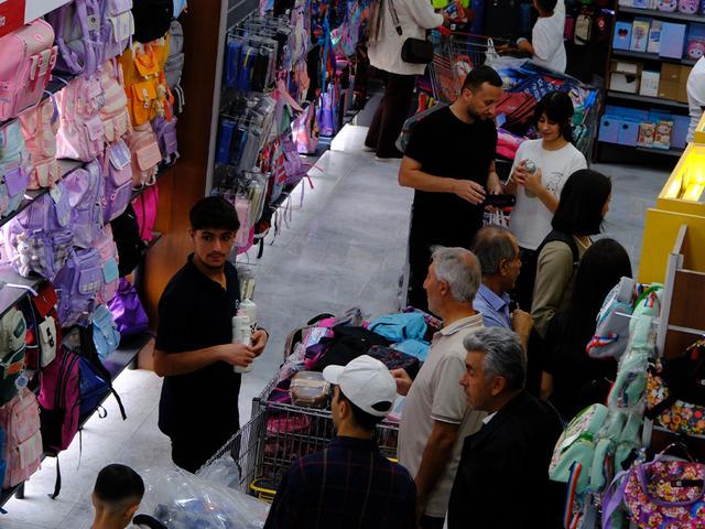 Van&rsquo;da okul alışverişi hızlandı: Kırtasiyelerde bazı &uuml;r&uuml;nler t&uuml;kendi