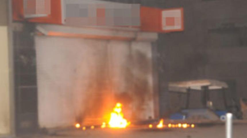 PKK yandaşları Cizre'de polise saldırdı