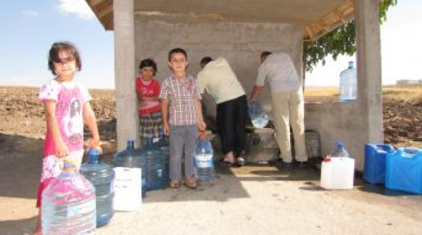 Musluk suyu tuzlu akınca vatandaş &ccedil;eşmelere koştu