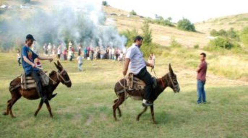 Hasbeyler halkı dostluk ve kaynaşma pikniğinde bir araya geldi