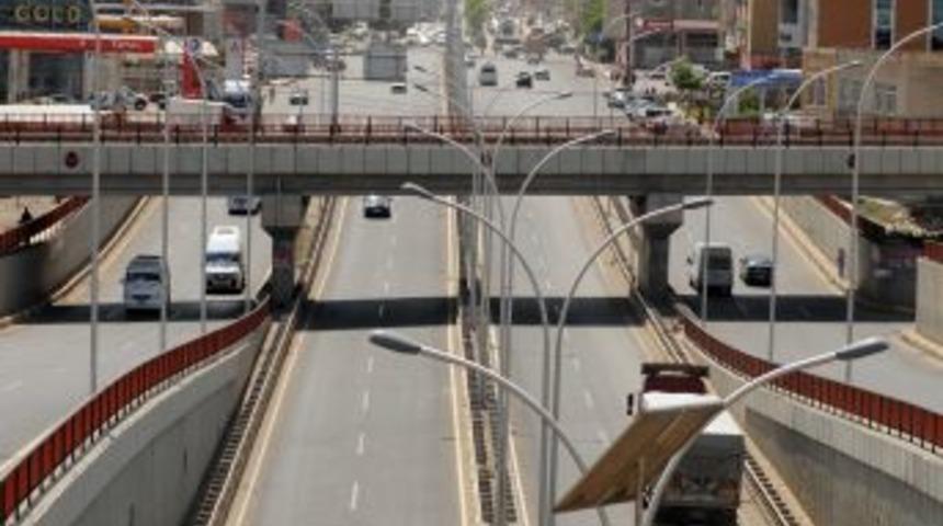Karayolları, Diyarbakır&rsquo;a 7 tane k&ouml;pr&uuml;l&uuml; kavşak daha yapıyor