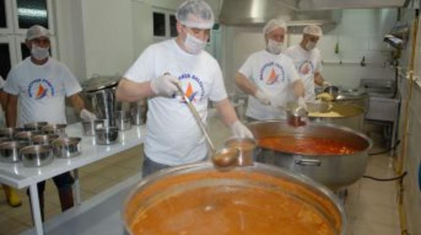 Muratpaşa Belediyesi hayırsever desteğiyle 20 bin kişiye iftar dağıtacak