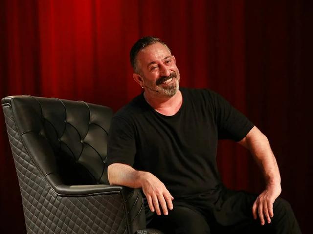 G&ouml;r&uuml;nt&uuml;s&uuml; viral oldu: Cem Yılmaz'dan espirili yanıt geldi