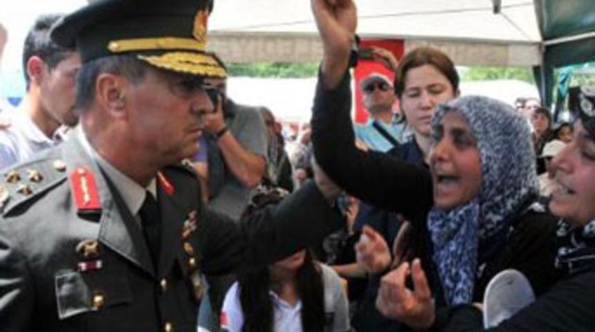 Şehidin annesi y&uuml;rekleri dağladı