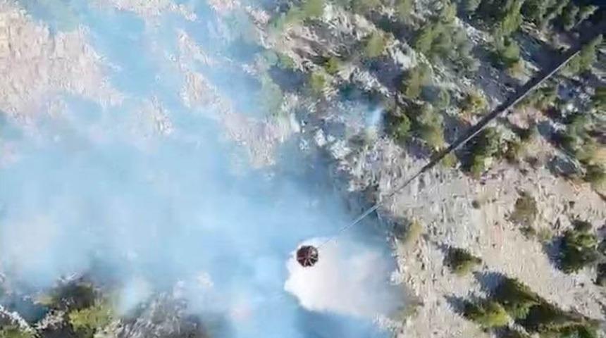 Antalya'da ormanlık alanda yangın