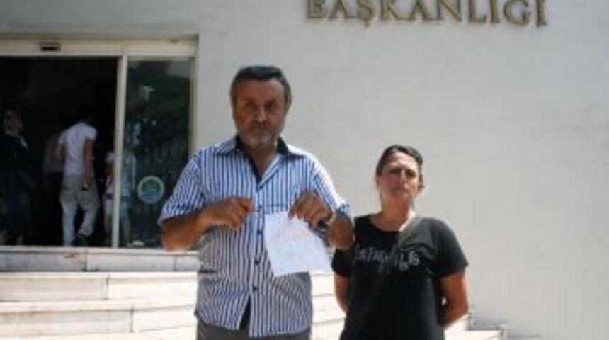 Başkana kızan seyyar satıcı belediye &ouml;n&uuml;nde eylem yaptı