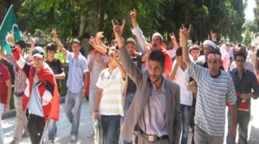 Şehitlikteki ter&ouml;r protestosunda gerginlik