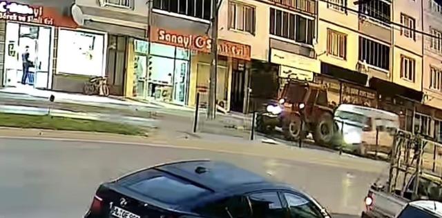 Bursa&rsquo;da trafik kazası! 10 yaralı 1