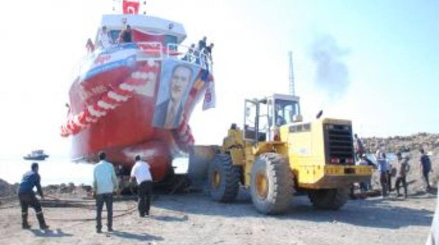 &Ccedil;ok ama&ccedil;lı bot Kaya Reis-1 t&ouml;renle denize indirildi