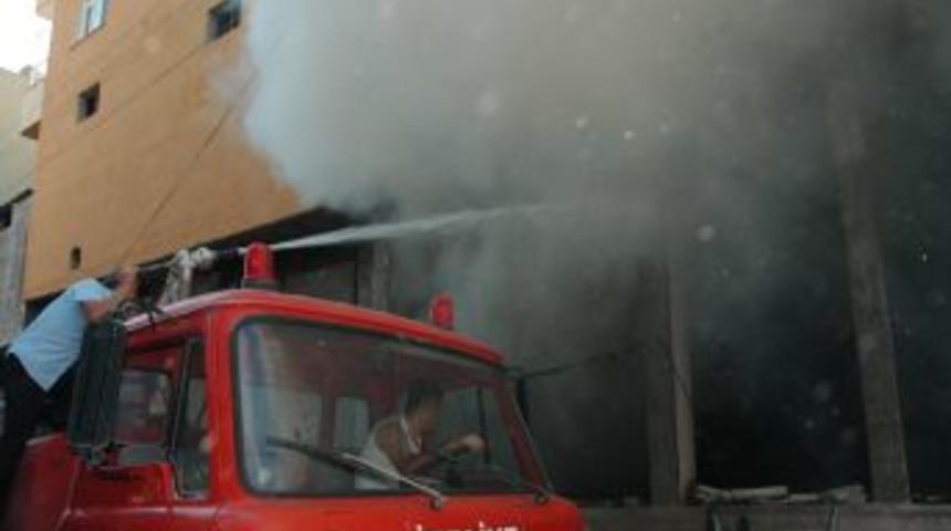 Kadirli&rsquo;de saman deposu yangını