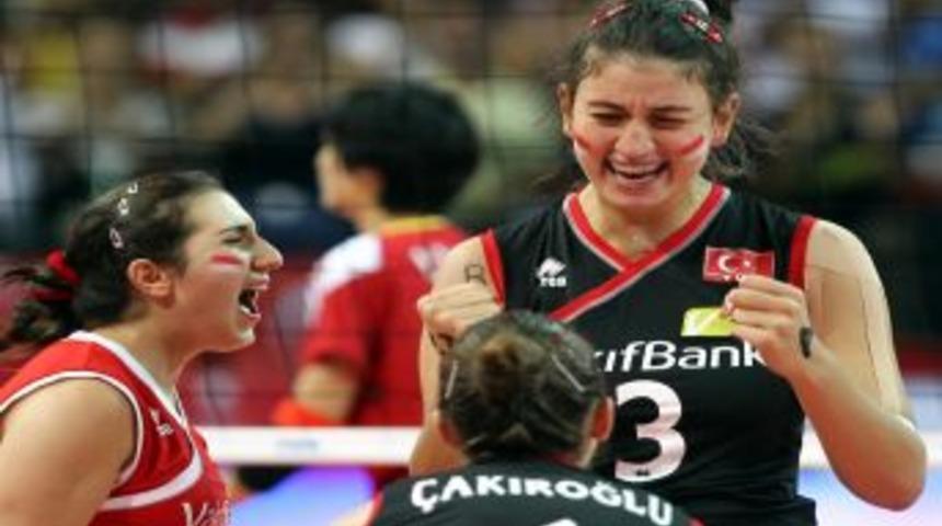 &Ccedil;in'i 3 - 2 yenen yıldızlar voleybolcular d&uuml;nya şampiyonu