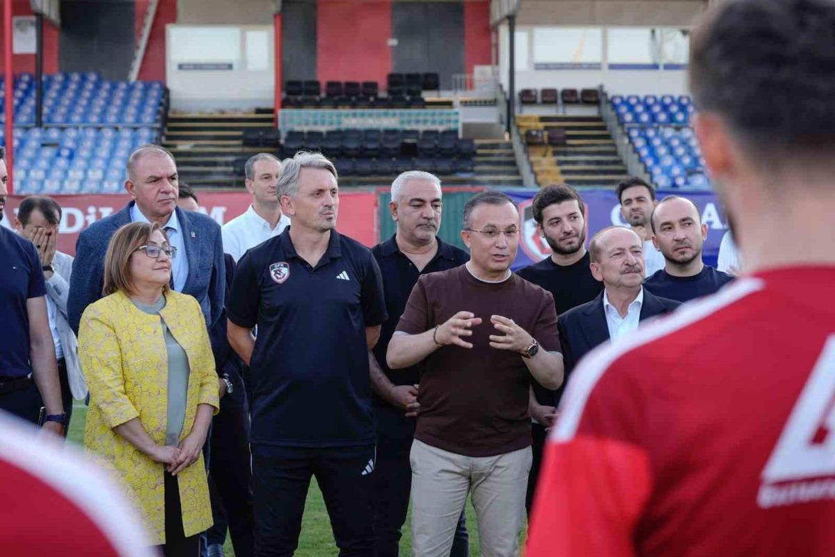 Gaziantep protokolünden, Gaziantep FK’ya moral ziyareti 2