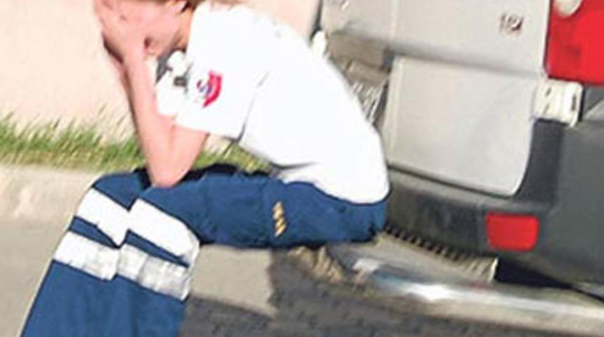 Tıp teknisyeninin g&ouml;zyaşları