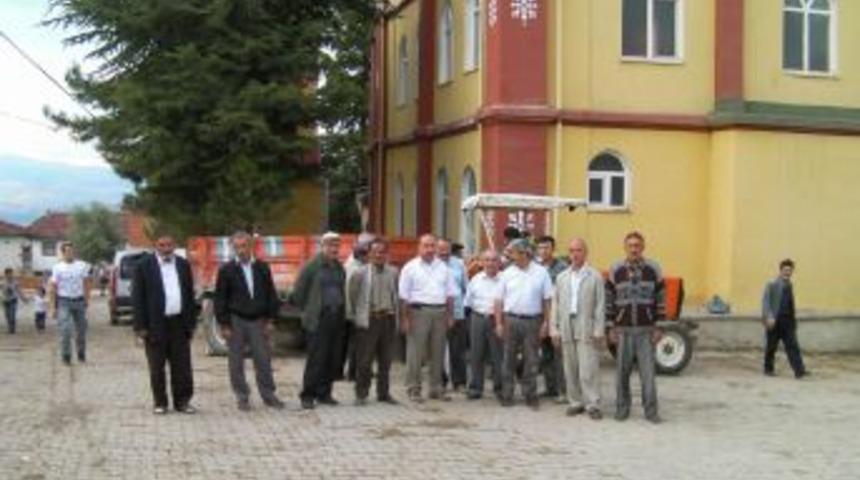 Erbaa&rsquo;da k&ouml;yl&uuml;ler, Somali i&ccedil;in buğday toplayıp yağmur duasına &ccedil;ıktı