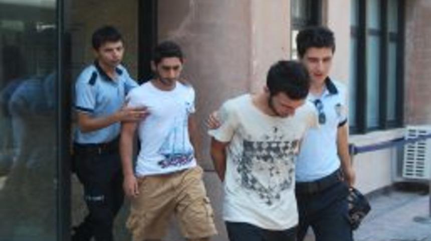 Zeytinburnu ş&uuml;phelilerininin adliyeye sevki s&uuml;r&uuml;yor