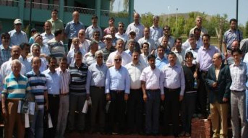 Memur-Sen'den ifade &ouml;zg&uuml;rl&uuml;ğ&uuml;n&uuml;n &ouml;n&uuml;ndeki engellerin kaldırılması talebi