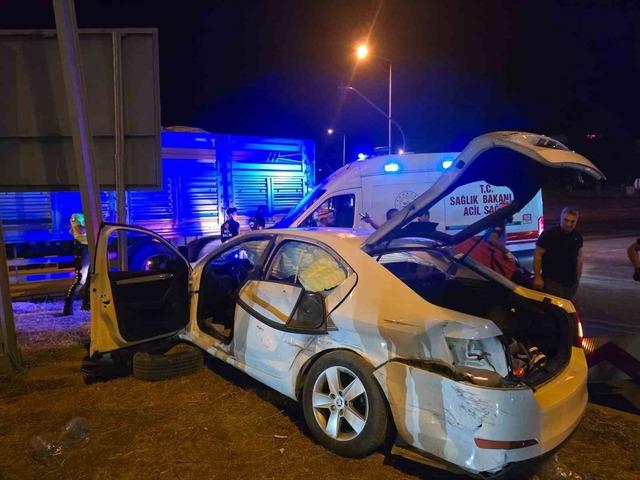 Bingöl’de otomobil ile tır çarpıştı: 5 yaralı 1