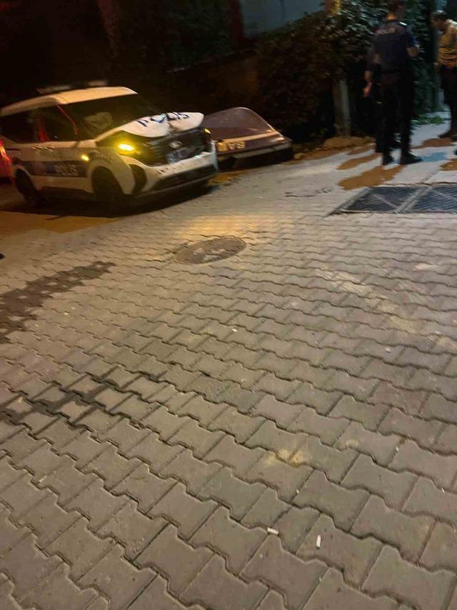 Sürücü ’dur’ ihtarına uymadı, kovalamaca kazayla bitti: Bir polis memuru yaralandı 1