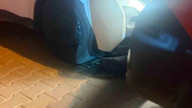 Sürücü ’dur’ ihtarına uymadı, kovalamaca kazayla bitti: Bir polis memuru yaralandı