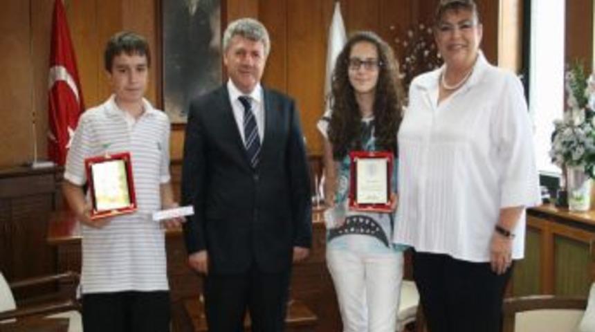 Şampiyonlardan G&uuml;lsar&rsquo;a ziyaret