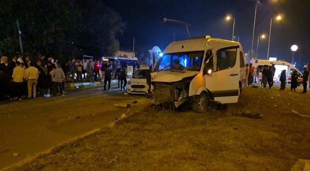 Düğün dönüşü feci kaza! 21 yaralı 2