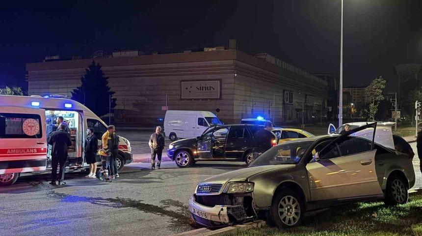 Kayseri&rsquo;de ticari taksi otomobil ile &ccedil;arpıştı: 1 yaralı
