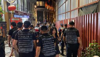 İstanbul'da 'Ailem G&uuml;vende' operasyonu! &Ccedil;ok sayıda mekanda arama yapıldı