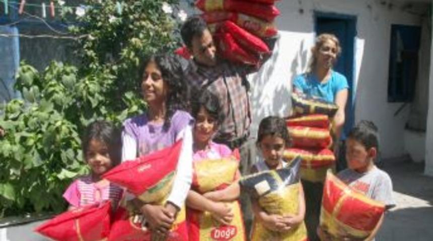 Romanlar, Ramazan yardım paketlerini Somali&rsquo;ye g&ouml;nderdi