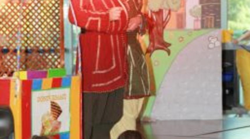 &Ccedil;ocuklar Karag&ouml;z-Hacivat izledi