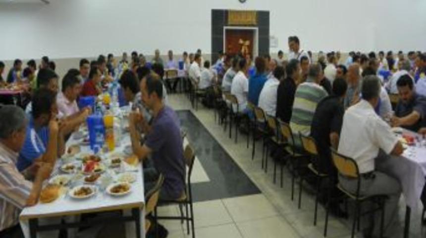 Memurlar iftar yemeğinde buluştu