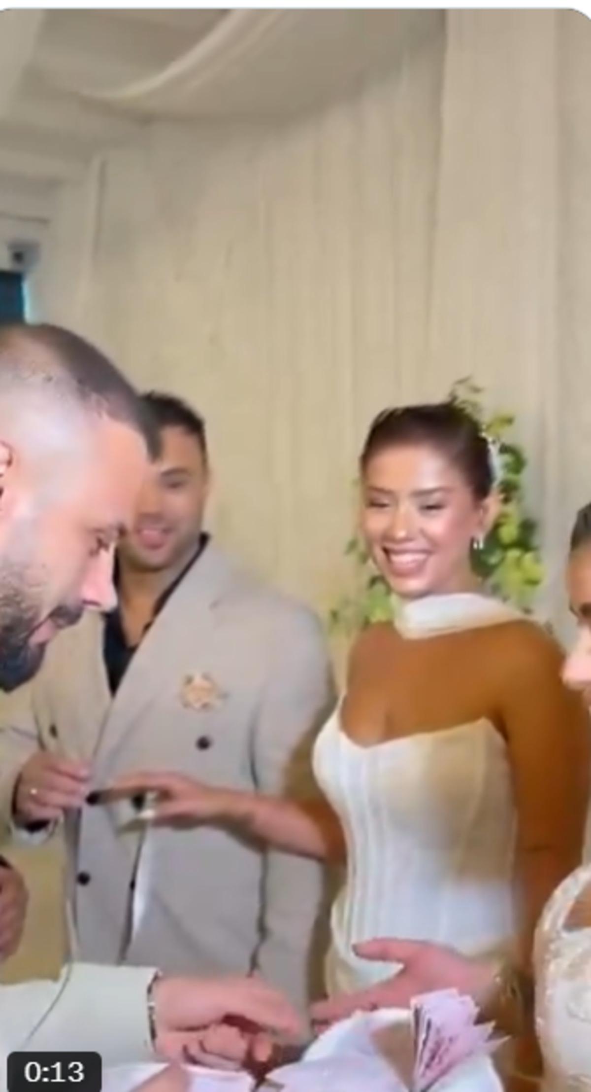 Kızılcık Şerbeti nin Aylin i Hamide Akkuş nişanlandı! Makasa para yağdı 2