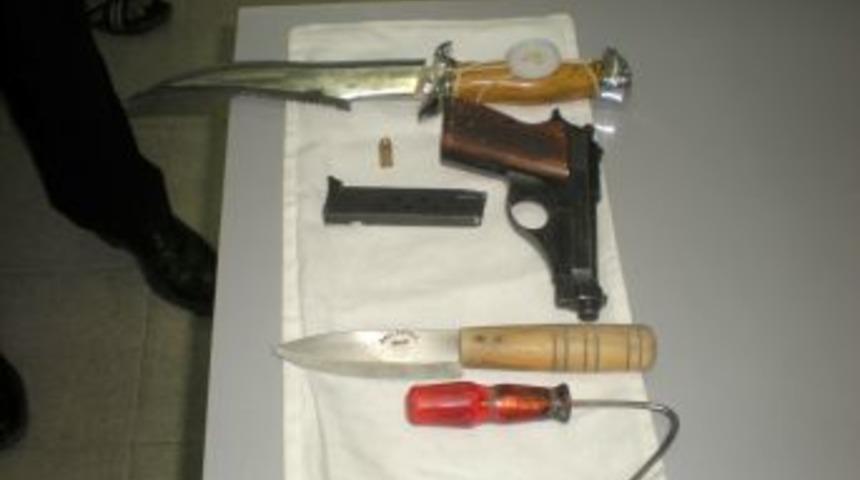 Cezaevi firarisi polise ateş a&ccedil;tı