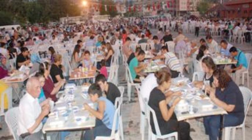 Başkan &Ouml;ngel: İftarlar manevi duygularımızı artırıyor