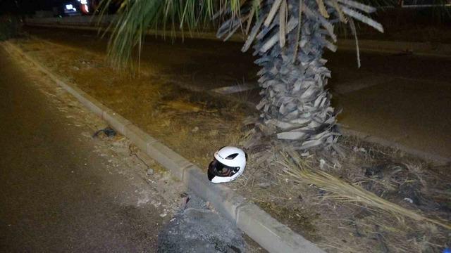 Manavgat’ta motosiklet yayaya çarptı: 1’i ağır 2 yaralı 1