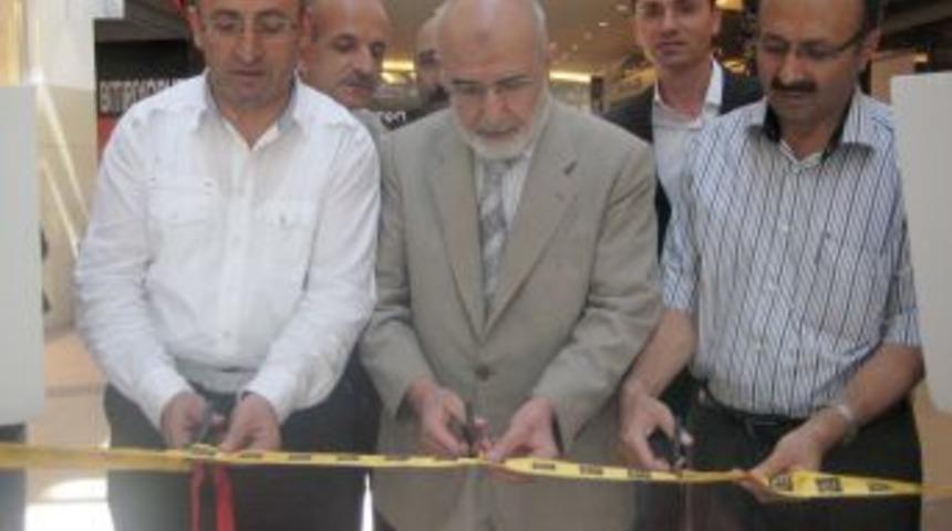 Erzurum'da Mukaddes Emanetler Sergisi a&ccedil;ıldı