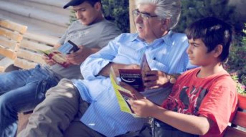 &lsquo;Efendimiz&rsquo; kitap&ccedil;ığı Malatya'da yoğun ilgi g&ouml;r&uuml;yor