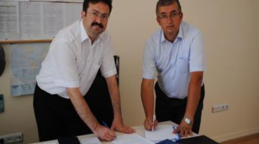 Proje s&ouml;zleşmeleri imzalanıyor