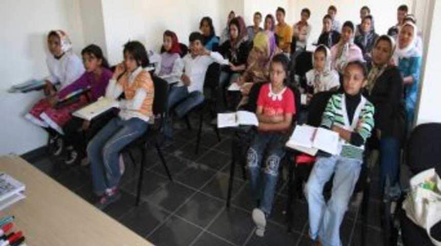 Erzurum B&uuml;y&uuml;kşehir Belediyesi, Afgan uyruklu 6 aileye ev tahsis etti