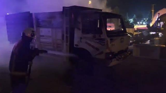 Mardin’de park halindeki kamyon alev aldı 2