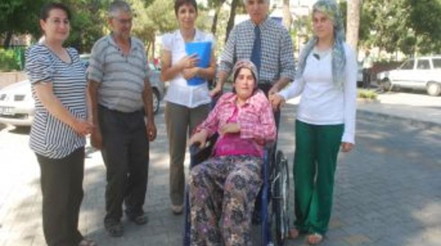 Beyninde t&uuml;m&ouml;r bulunan anneye Salihli Kaymakamlığı sahip &ccedil;ıktı