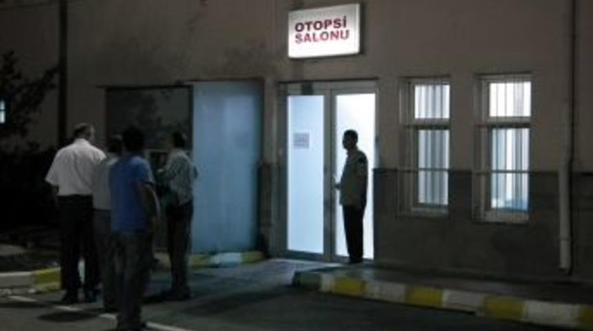 Ailesi Uzman &Ccedil;avuş Ar'ı teşhis etti, şehit yarın son yolculuğuna uğurlanıyor