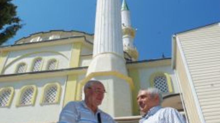 İzmir'de sıcak buluşma: Norve&ccedil;liler cami ziyaret edip birlik mesajı verdi