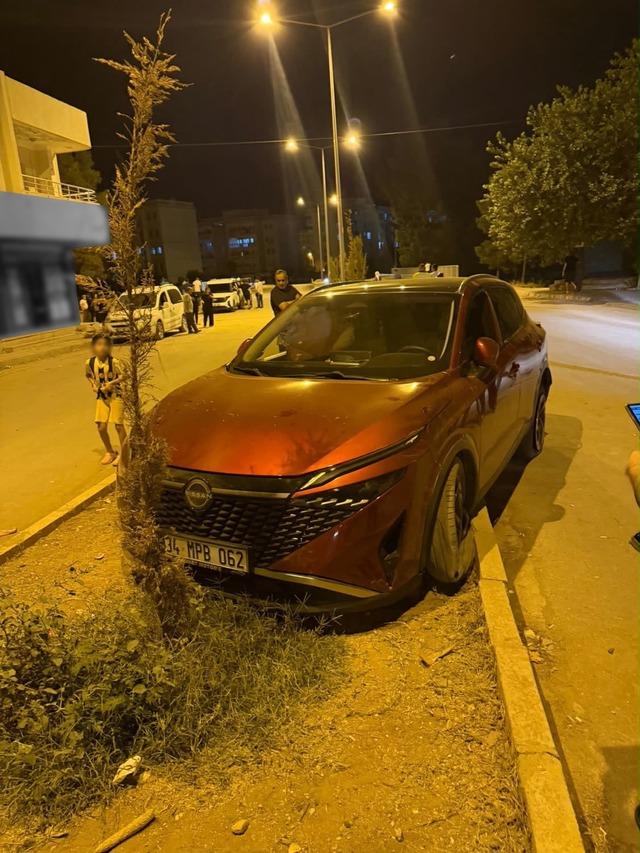 Mardin’de otomobil refüje çıktı: 1 yaralı 1