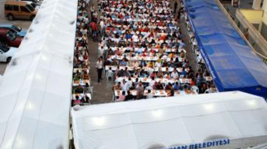 Seyhan Belediyesi vatandaşları iftarda buluşturuyor