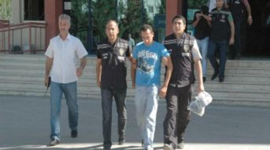 S&ouml;zde ka&ccedil;ak sigara operasyonu yapan sahte polisler yakalandı