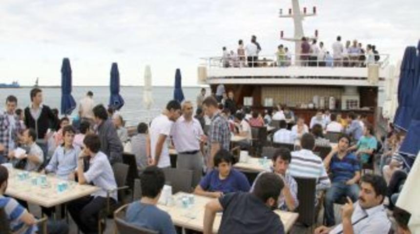 Sakarya Dershanesi LYS&rsquo;deki başarısını kutluyor