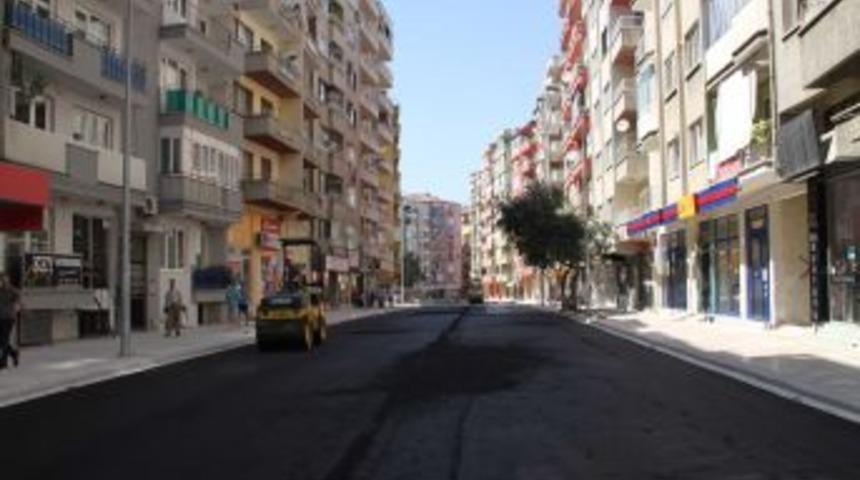 Denizli&rsquo;de yollar d&uuml;nya standartının &uuml;zerinde kalitede yapılıyor