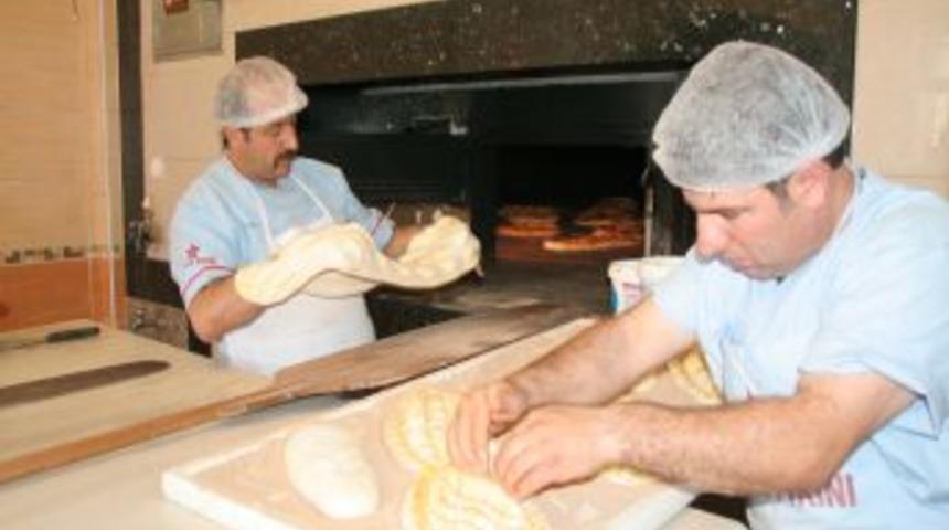 Erzincanlılar Ramazan pidesini 1 liradan alacak